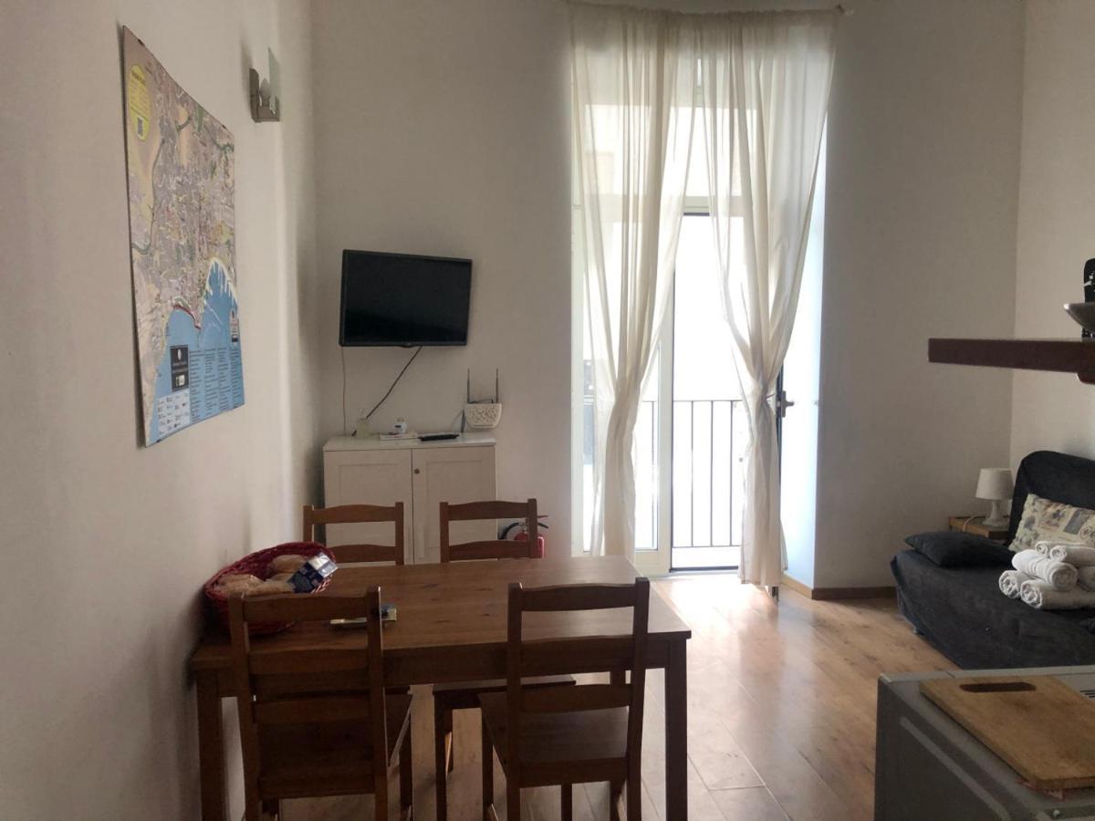 Ale & Tizy House Bed & Breakfast Napoli Bagian luar foto