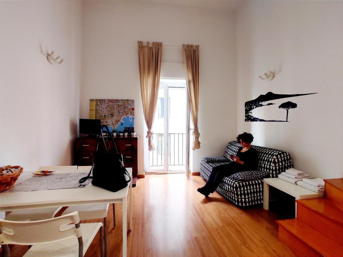 Ale & Tizy House Bed & Breakfast Napoli Bagian luar foto