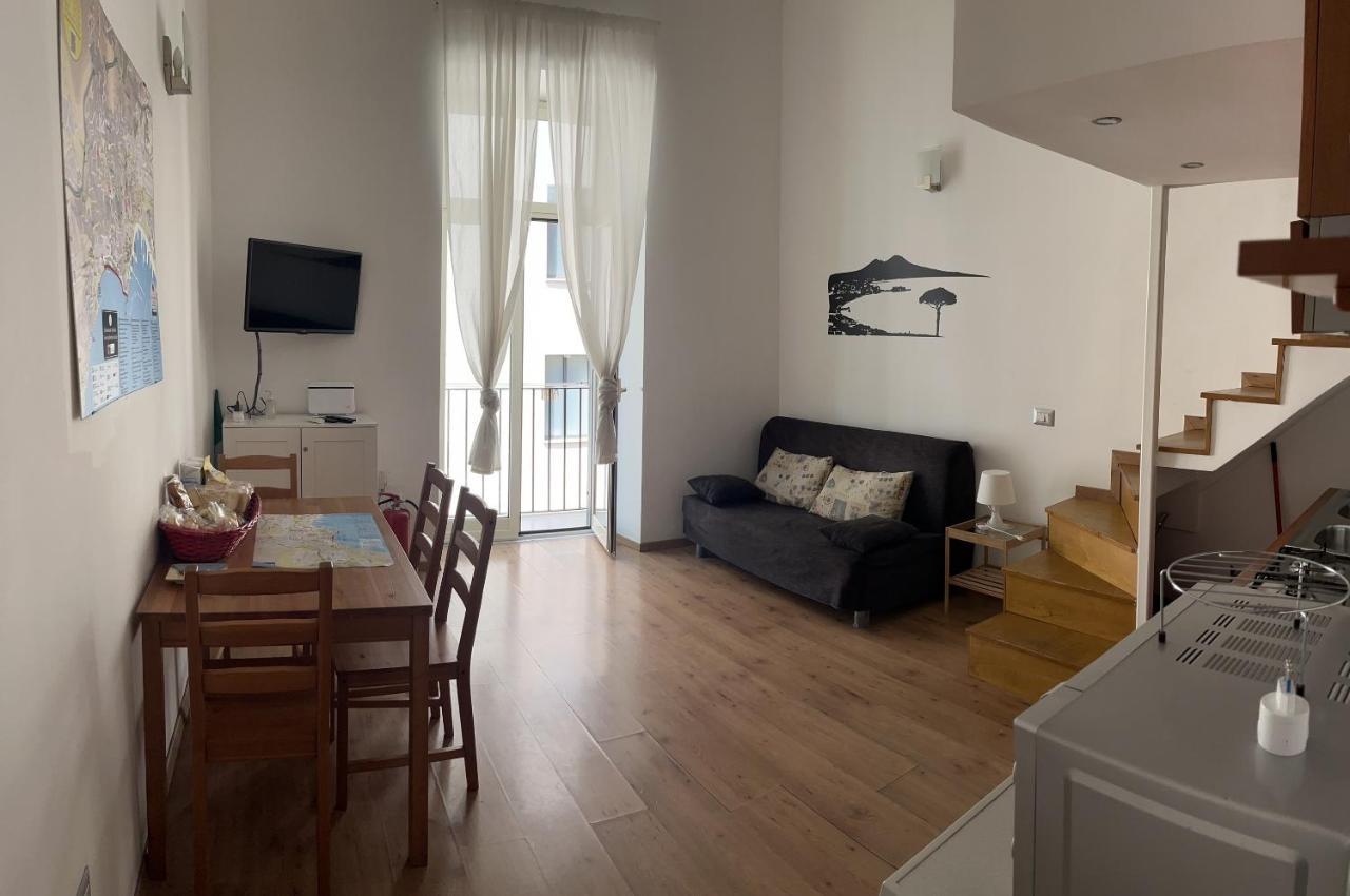 Ale & Tizy House Bed & Breakfast Napoli Bagian luar foto