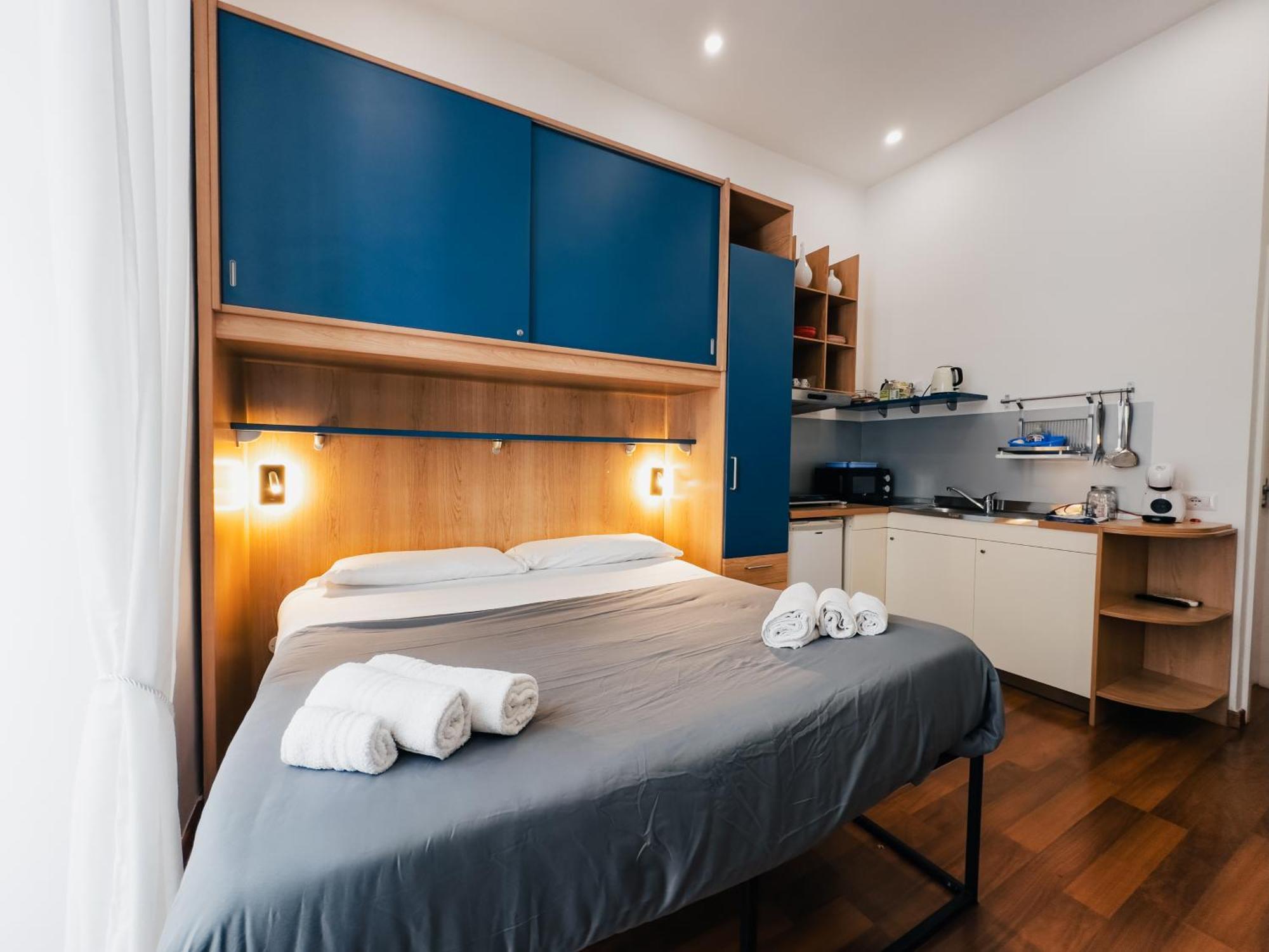 Ale & Tizy House Bed & Breakfast Napoli Bagian luar foto