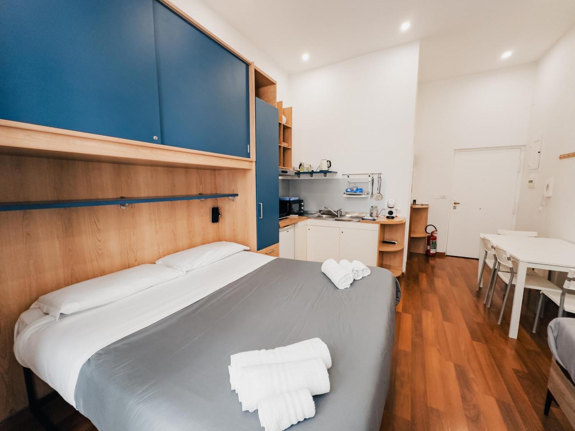 Ale & Tizy House Bed & Breakfast Napoli Bagian luar foto
