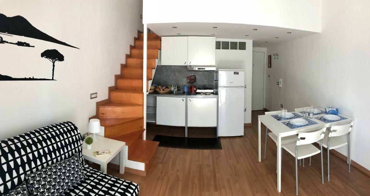 Ale & Tizy House Bed & Breakfast Napoli Bagian luar foto
